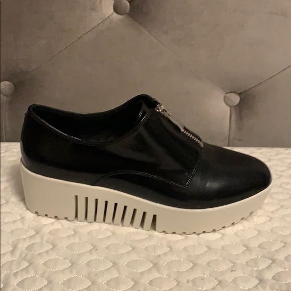 Platform - Picture 4 of 5